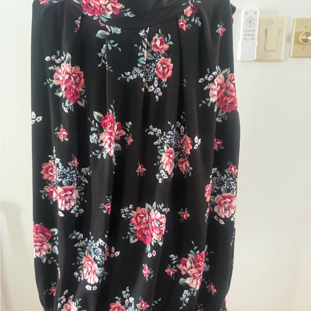 Chic Floral Black Blouse